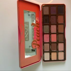 Too Faced Eyeshadow Palette “Sweet Peach”